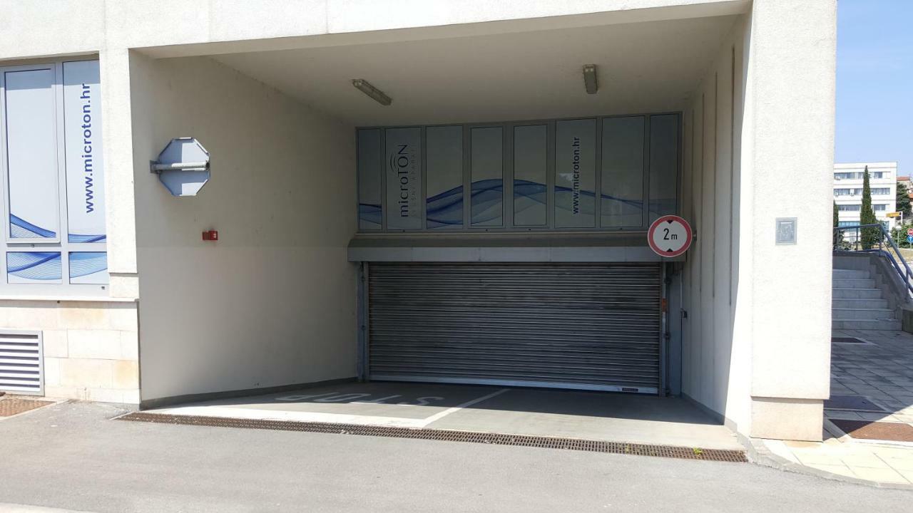 Apartman Vip, With Free Garage Parking Pula Dış mekan fotoğraf